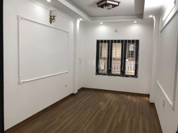 Bán nhà ngõ 762 đường Bạch Đằng 5 tầng xây mới